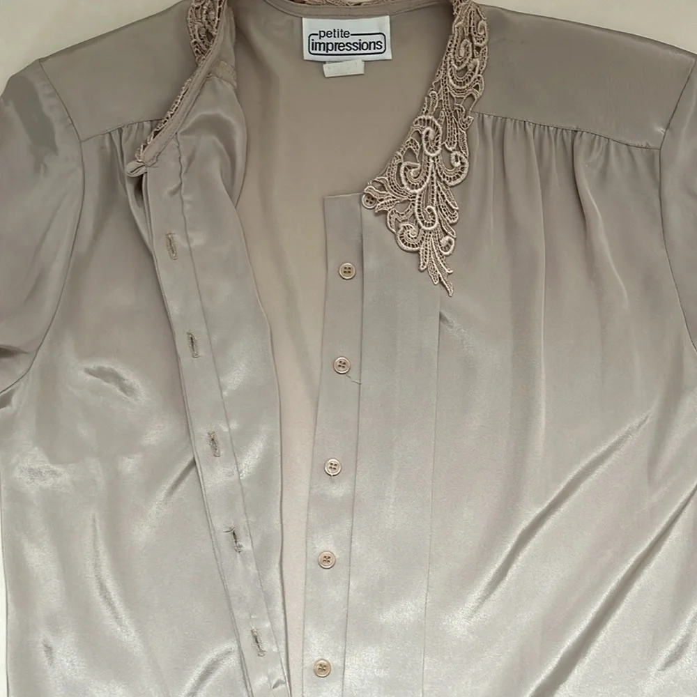 Vintage Tan Embroidered Collar Pleated Front Hidden Button Down Blouse 8P - Picture 9 of 11